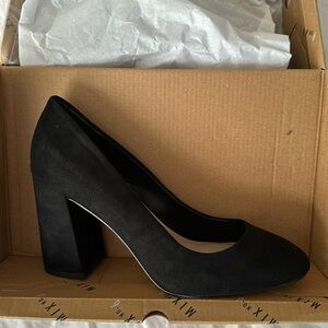 Black Suede Heels (8M)
